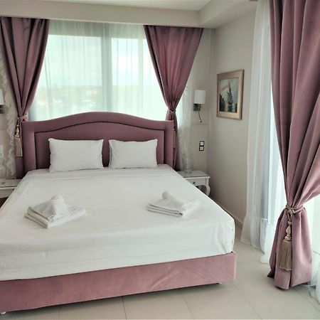 Light Blue Hotel Nea Kallikrateia Bagian luar foto