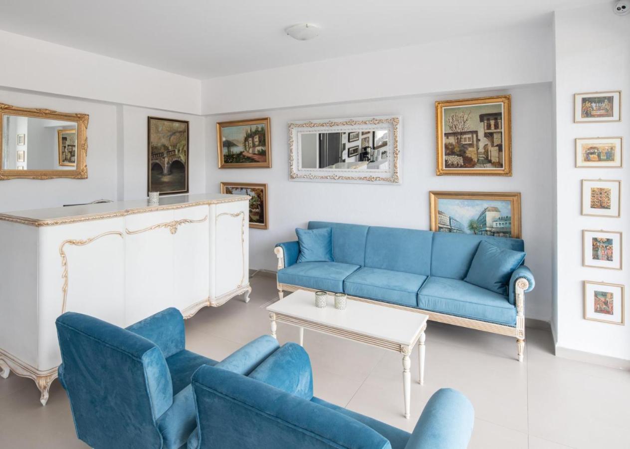 Light Blue Hotel Nea Kallikrateia Bagian luar foto