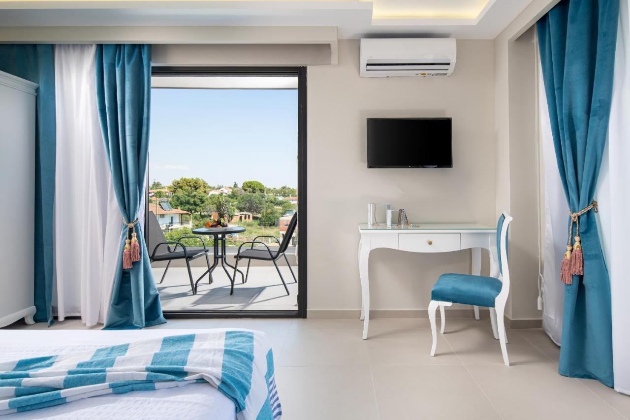 Light Blue Hotel Nea Kallikrateia Bagian luar foto