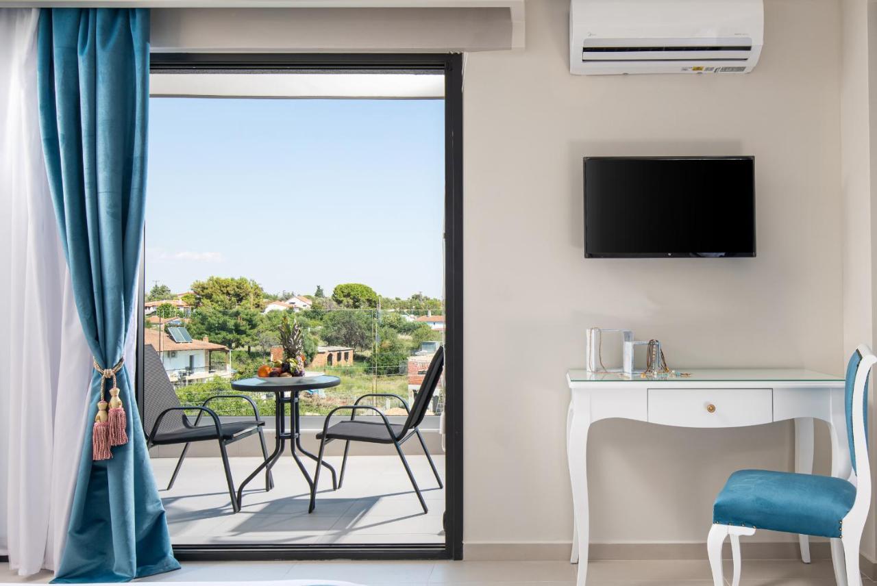 Light Blue Hotel Nea Kallikrateia Bagian luar foto