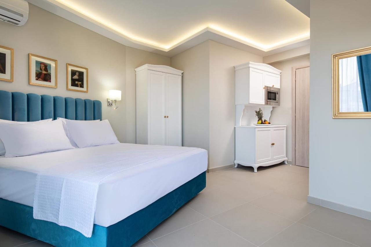 Light Blue Hotel Nea Kallikrateia Bagian luar foto