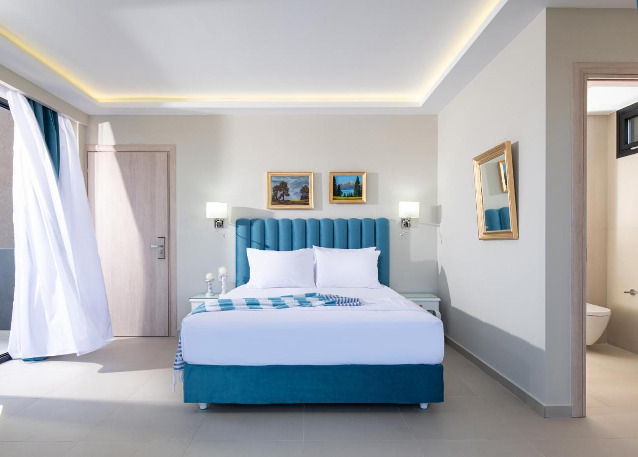 Light Blue Hotel Nea Kallikrateia Bagian luar foto