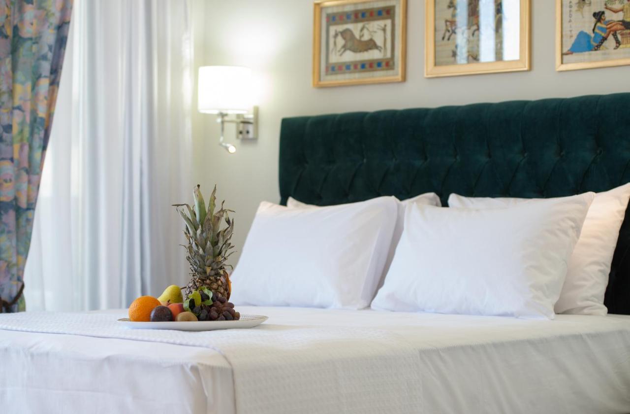 Light Blue Hotel Nea Kallikrateia Bagian luar foto