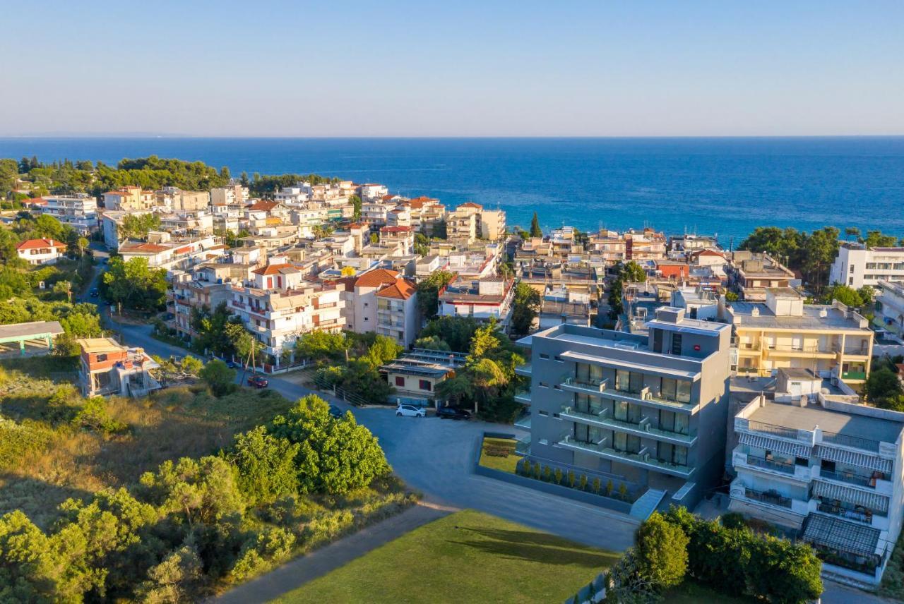 Light Blue Hotel Nea Kallikrateia Bagian luar foto