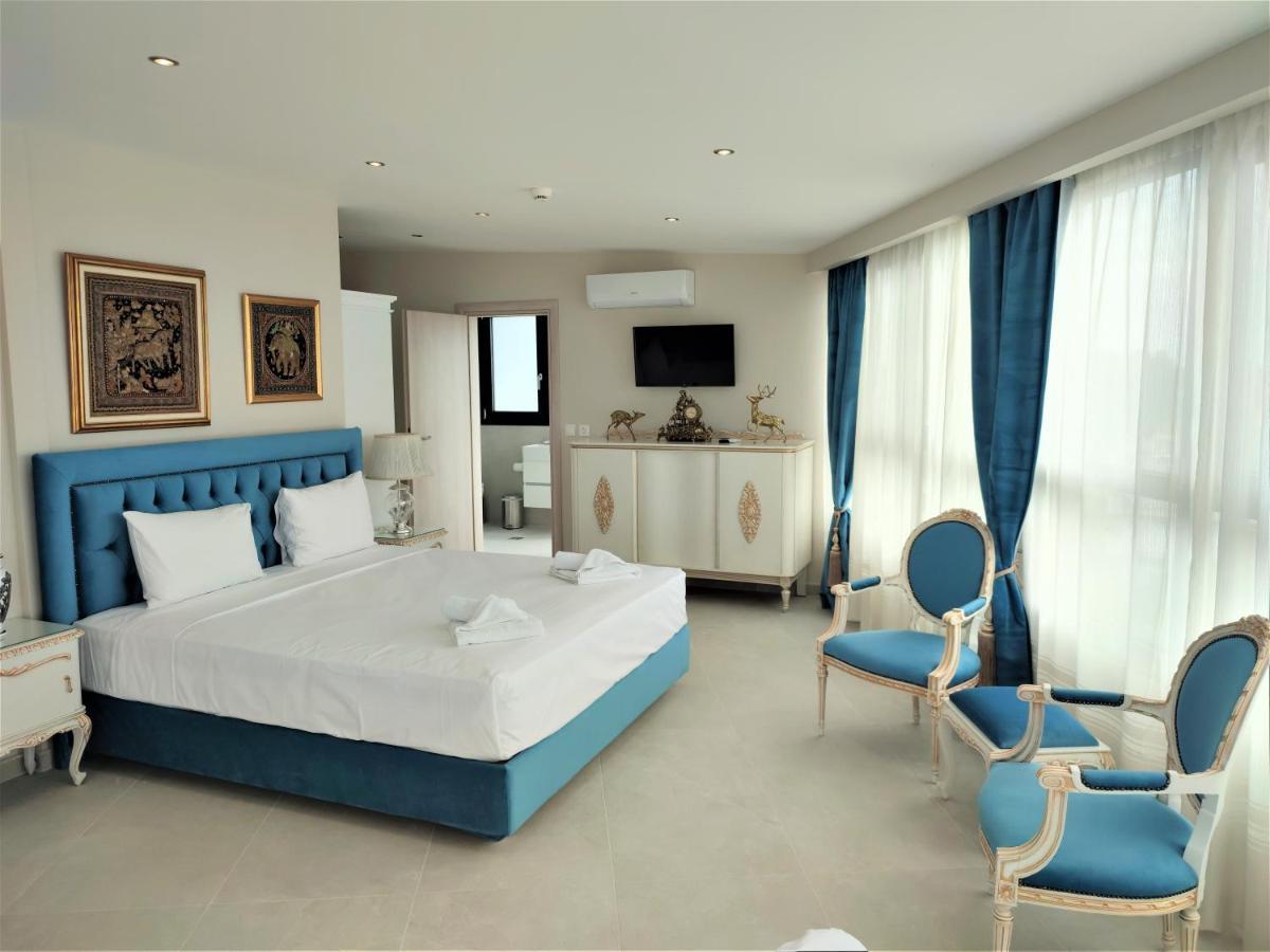 Light Blue Hotel Nea Kallikrateia Bagian luar foto