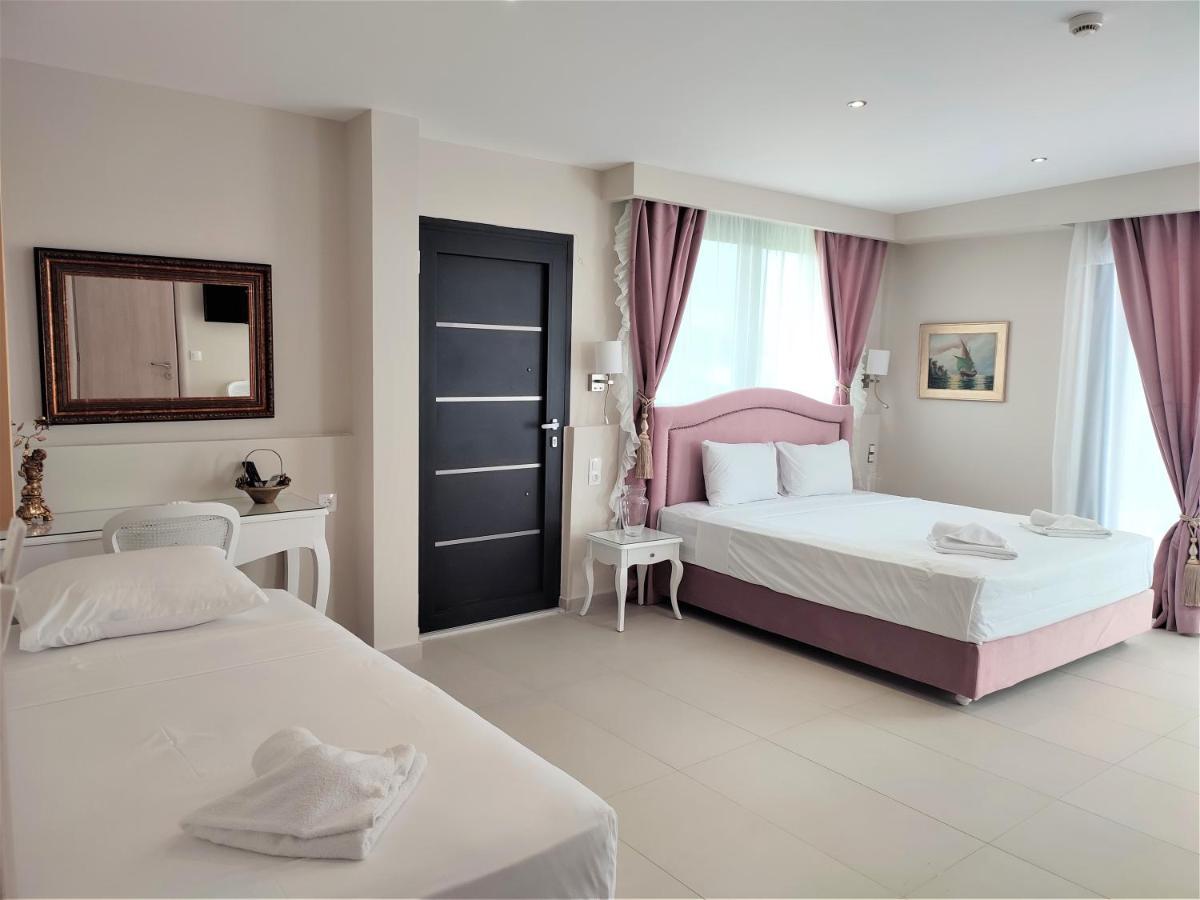 Light Blue Hotel Nea Kallikrateia Bagian luar foto